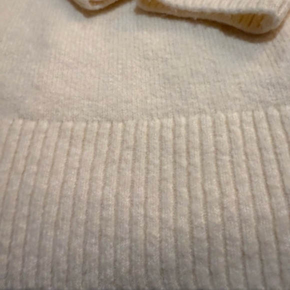 Mango Oversized V Neck Women’s Cream Sweater Size Large NWOT - Picture 7 of 7